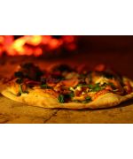 Pizza pec FAM 90 s komínom vpredu izolovaná